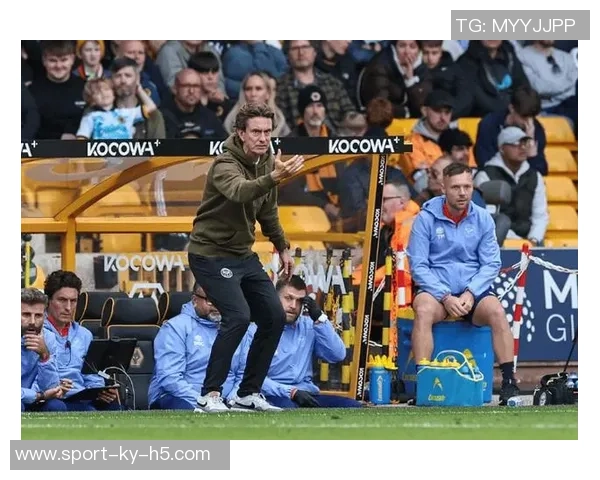 弗兰克谈定位球重要性并透露联赛杯将进行阵容轮换策略 弗兰克谈定位球重要性并透露联赛杯将进行阵容轮换策略