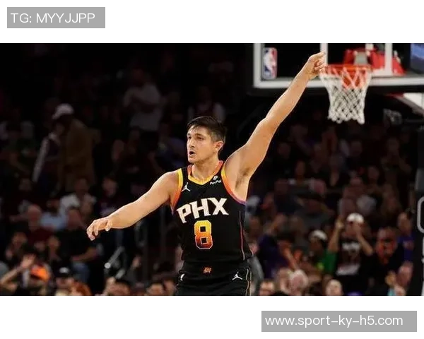 格雷森阿伦称赞布克传球能力称自己会积极跑位配合突破